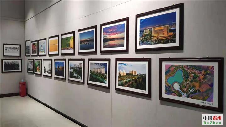 庆祝中国共产党成立100周年——《百年芳华· 璀璨今朝》书画摄影展在市益津书院开幕