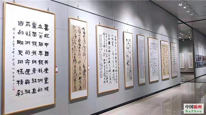 庆祝中国共产党成立100周年——《百年芳华· 璀璨今朝》书画摄影展在市益津书院开幕
